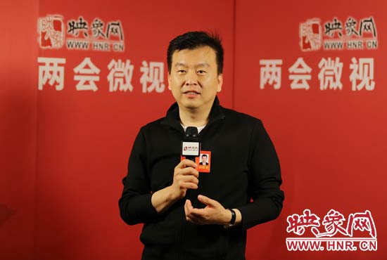 全國人大代表張澤群接受映象網(wǎng)“兩會微視”訪談。 全國人大代表張澤群接受映象網(wǎng)“兩會微視”訪談。
