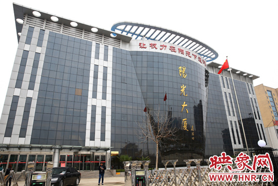 2011年4月，蘭考縣為民服務中心入住陽光大廈，目前，共有行政職能部門39個