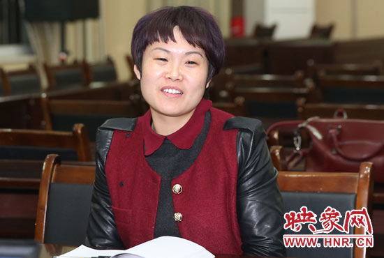 “焦裕祿式好干部”楊艷敏接受采訪。