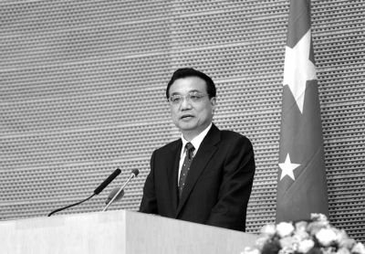 當(dāng)?shù)貢r間5月5日，國務(wù)院總理李克強在非盟會議中心發(fā)表演講。圖/中國政府網(wǎng)