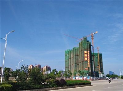 泉州東海片區(qū)海悅府地產(chǎn)項目。該項目開發(fā)公司董事蔡俊偉于春節(jié)前被帶走調(diào)查。