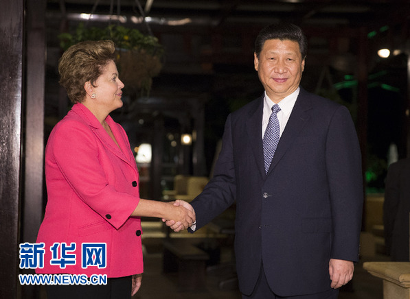 3月27日，國家主席習(xí)近平在南非德班會見巴西總統(tǒng)羅塞夫。新華社記者 蘭紅光 攝