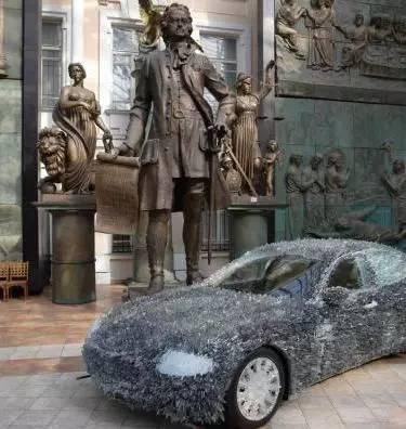 驚！車主用玻璃渣改裝瑪莎拉蒂