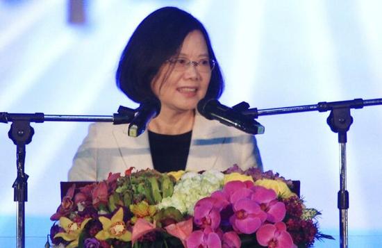 蔡英文向教師溫情喊話教師嗆:太晚了!(圖片來源:臺灣《聯(lián)合報》)