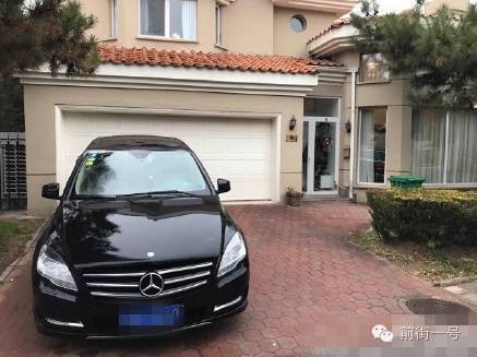 該外籍男子的車輛。（網(wǎng)友供圖）