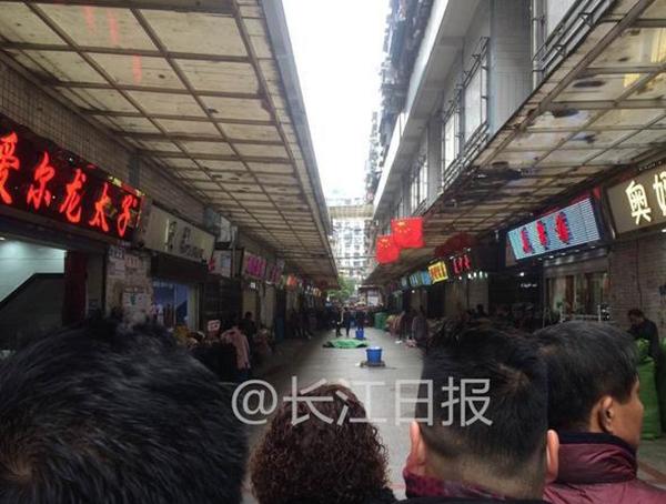 案發(fā)現(xiàn)場 微博@長江日?qǐng)?bào) 圖
