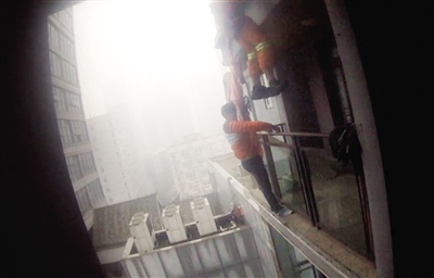 救援現(xiàn)場(chǎng)。