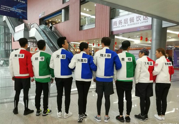 劉嘉玲錄跑男 挽鄧超魏大勛合照顯親密 劉嘉玲錄跑男 挽鄧超魏大勛合照顯親密