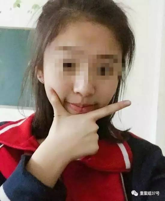 17歲高中男生教室里掐死女同學(xué)，被訴故意殺人和強奸