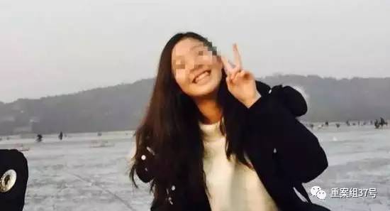 17歲高中男生教室里掐死女同學(xué)，被訴故意殺人和強奸