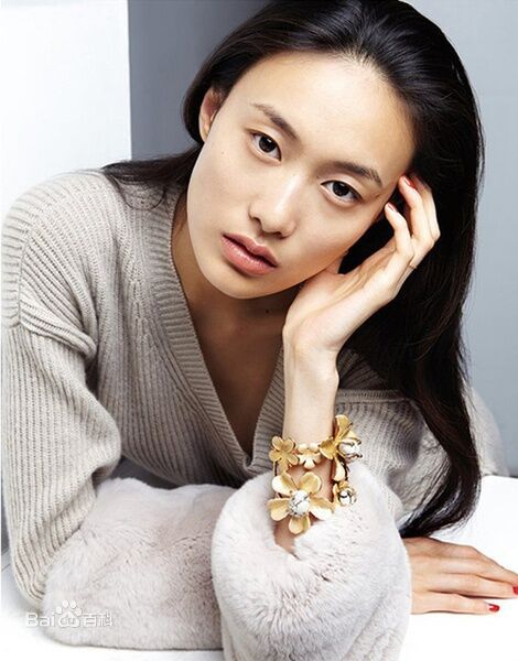 陳冠希女兒首曝光 陳冠希女友是誰？秦舒培個(gè)人資料照片家庭背景