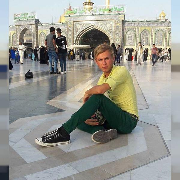 金發(fā)男模疑因長太帥被亂刀砍死 生前正準(zhǔn)備選美