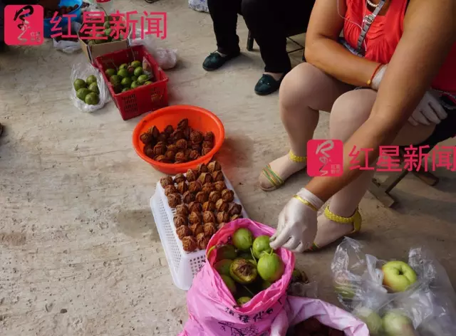 文玩核桃遇冷由幾萬一對(duì)降到5元沒人要？商戶否認(rèn)