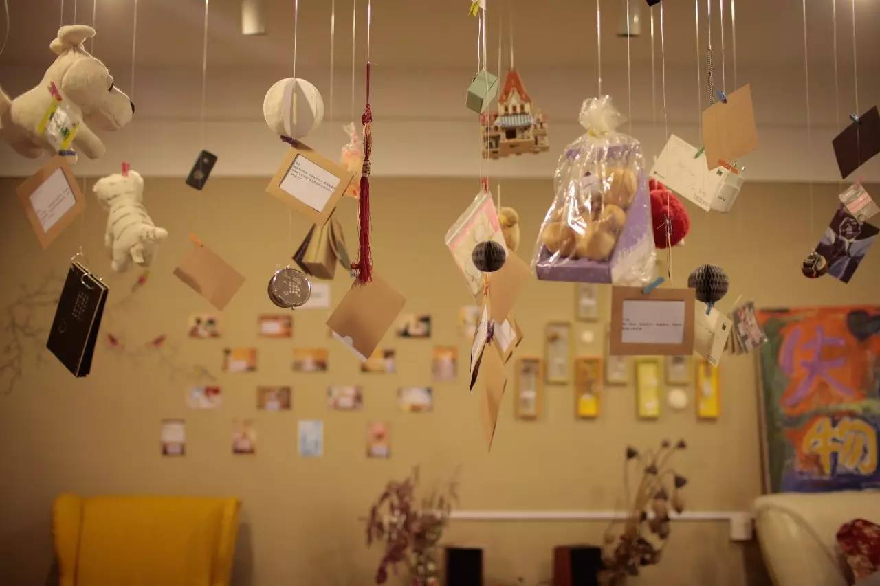 ▲失戀博物館里展示的失戀物品。