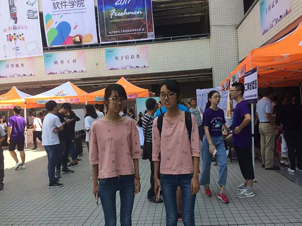 雙胞胎姐妹花劉玲馨、劉玲潔。