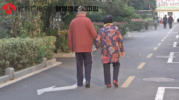 老太秀恩愛(ài)！網(wǎng)友被一封跨越60年的情書甜哭了