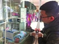 罕見！女子早產(chǎn)4胞胎全是女孩 最輕的僅0.7公斤