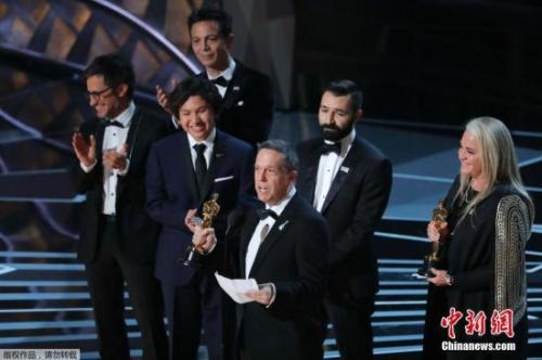 《尋夢環(huán)游記》獲最佳動(dòng)畫長片。主創(chuàng)說表示《尋夢環(huán)游記》證明了藝術(shù)能跨越種族，傳播到全世界。