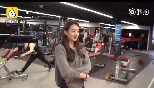 95后女生一身肌肉走紅:為找賊練拳錢(qián)包故意露外面