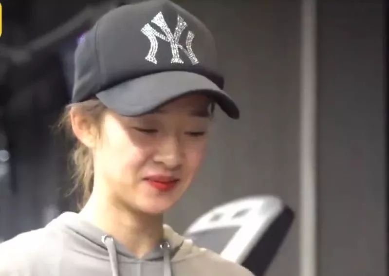 95后女生一身肌肉走紅:為找賊練拳錢(qián)包故意露外面