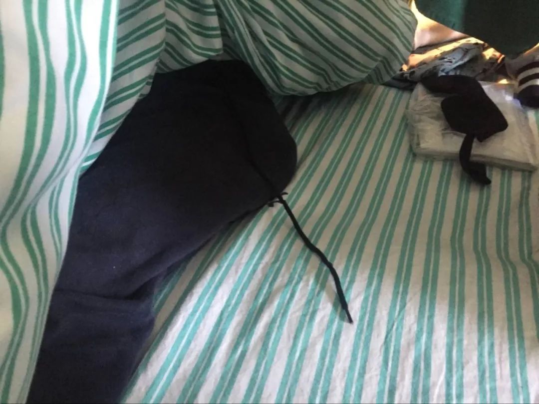 嚇哭！6歲男孩被夾斷手指 罪魁禍首竟是校服