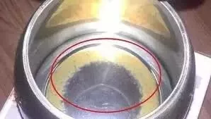 太惡心！女游客竟用酒店燒水壺煮自己的臟內(nèi)褲