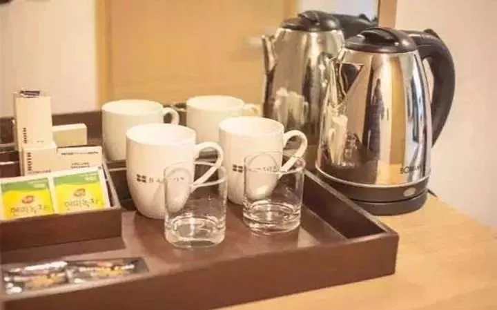 太惡心！女游客竟用酒店燒水壺煮自己的臟內(nèi)褲