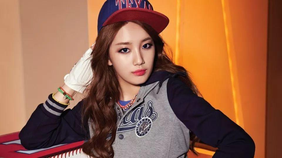 從李敏鎬到李棟旭，再次分手的“男神收割機”裴秀智被嘲太花心？