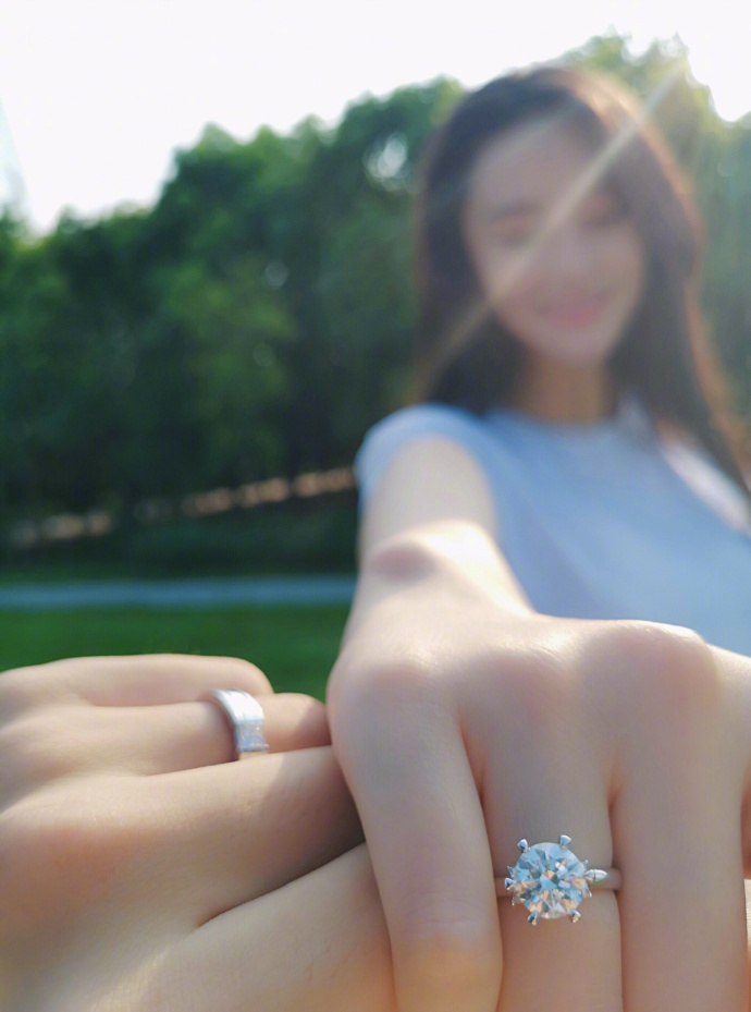 張馨予的婚紗成了淘寶爆款，知道價(jià)格后讓人大跌眼鏡！