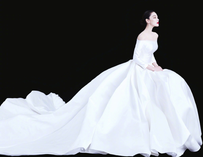 張馨予的婚紗成了淘寶爆款，知道價(jià)格后讓人大跌眼鏡！