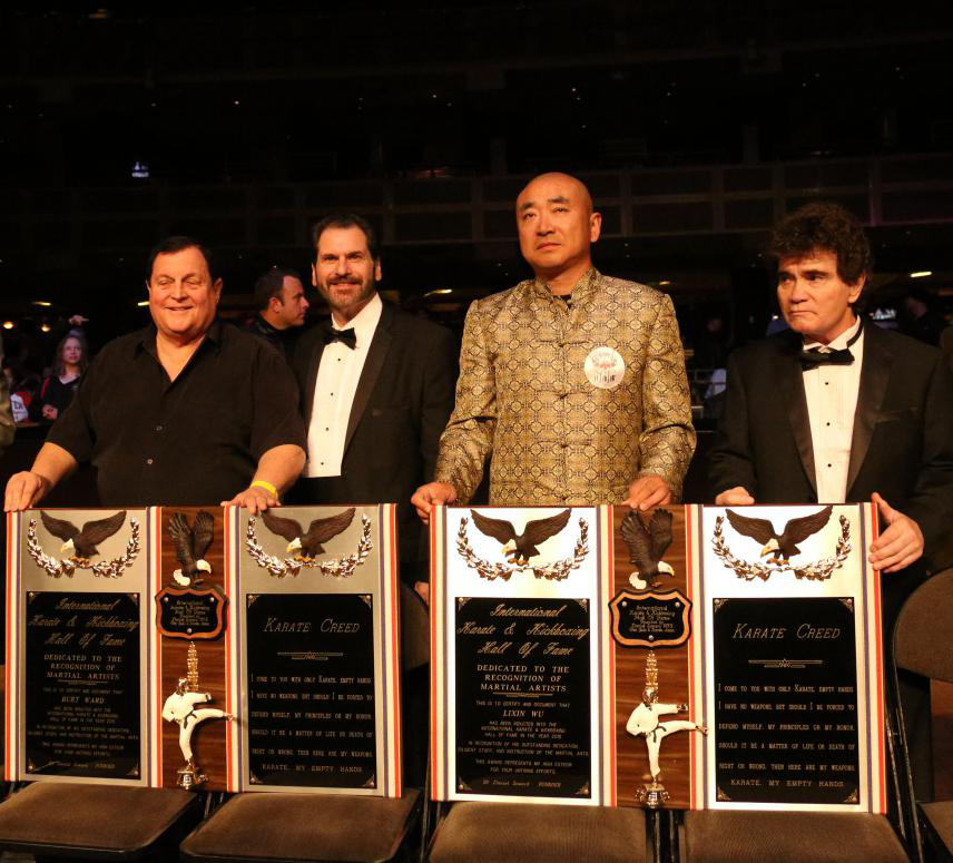 吳立新被全美空手道及自由搏擊總會授予“杰出貢獻(xiàn)獎”并入選“名人堂” 吳立新被全美空手道及自由搏擊總會授予“杰出貢獻(xiàn)獎”并入選“名人堂”