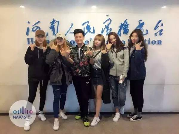 路飛終于體驗(yàn)了一回“他在叢中笑”的感覺(jué)！