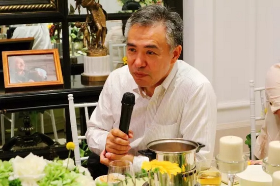 就藝術(shù)品投資收藏、人工智能、基因檢測等話題，劉東曉博士一一做了分析講解。