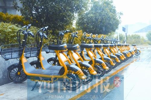 此前在鄭東新區(qū)投放的共享電動(dòng)車 此前在鄭東新區(qū)投放的共享電動(dòng)車