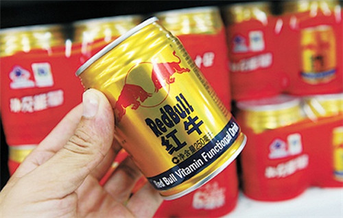 紅牛腹背受敵？