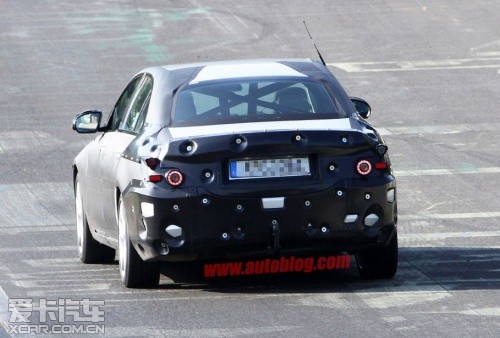 新一代奔馳C級(jí)