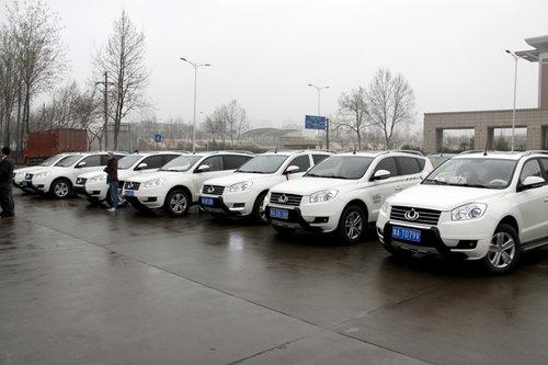 車隊集合 蓄勢待發(fā) 車隊集合 蓄勢待發(fā)