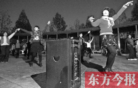 做到既讓跳舞的人有地方，又不影響他人休息，這才是化解矛盾的根本出路