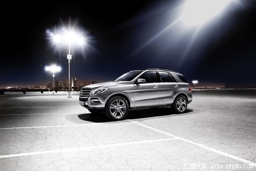 奔馳ML防彈SUV亮相 防爆胎/兩臺發(fā)動機(jī)