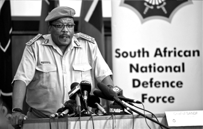 3月23日，中非共和國首都班吉，從加蓬首都利伯維爾出發(fā)的法國增援部隊(duì)共計(jì)200名士兵抵達(dá)班吉國際機(jī)場(chǎng)