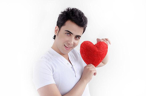 伊拉克18歲大學(xué)生自稱(chēng)地球上最帥男人(網(wǎng)頁(yè)截圖)