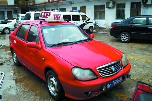 莉莉的家人說，這就是那輛涉事出租車 網(wǎng)絡(luò)截圖