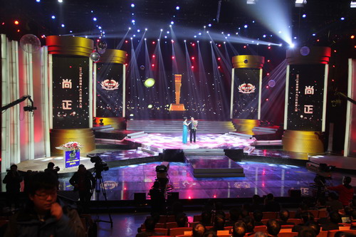 1月18日晚，2012年河南十大三農(nóng)新聞人物在河南電視臺演播廳揭曉。