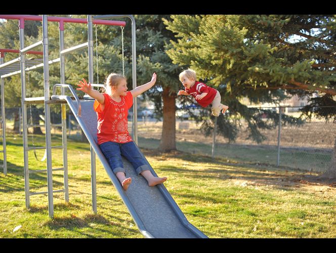 美國(guó)男子為患唐氏綜合癥兒子拍“飛行照” 美國(guó)男子為患唐氏綜合癥兒子拍“飛行照”