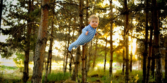 美國(guó)男子為患唐氏綜合癥兒子拍“飛行照” 美國(guó)男子為患唐氏綜合癥兒子拍“飛行照”