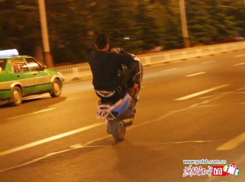 石家莊現(xiàn)深夜 石家莊現(xiàn)深夜