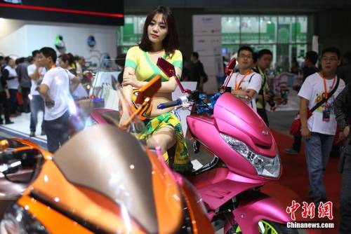 模特?fù)屟劢K國際自行車電動(dòng)車交易會(huì)