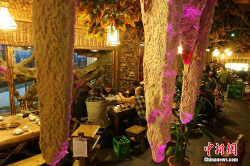 重慶現“溶洞”style火鍋館受追捧 重慶現“溶洞”style火鍋館受追捧