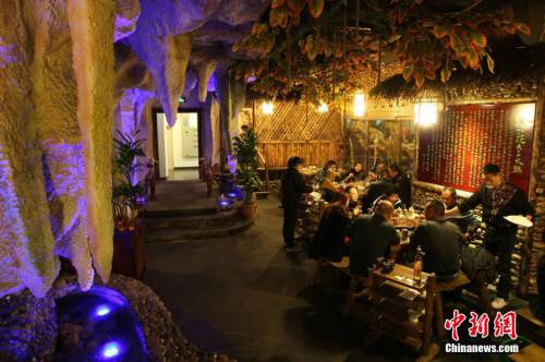 重慶現“溶洞”style火鍋館受追捧 重慶現“溶洞”style火鍋館受追捧