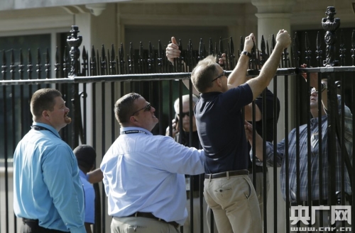 白宮護(hù)欄加裝帶刺鋼釘 白宮護(hù)欄加裝帶刺鋼釘